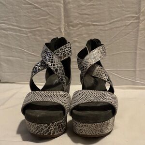 Elegant Gray Platform Sandals